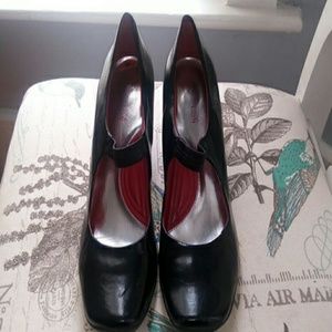 Kenneth Cole Reaction Wedge Mary Jane